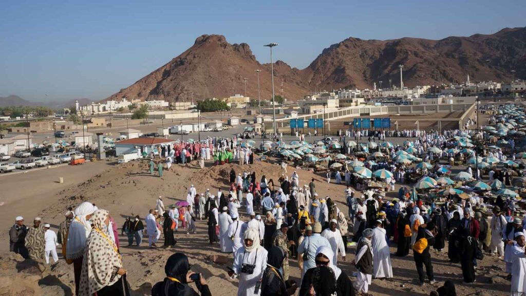 Why Choose a Cheap Umrah Package from the UK? | Umrah Packages