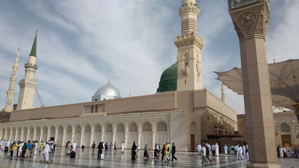 Benefits of Choosing Easter Packages | Cheap Umrah Packages